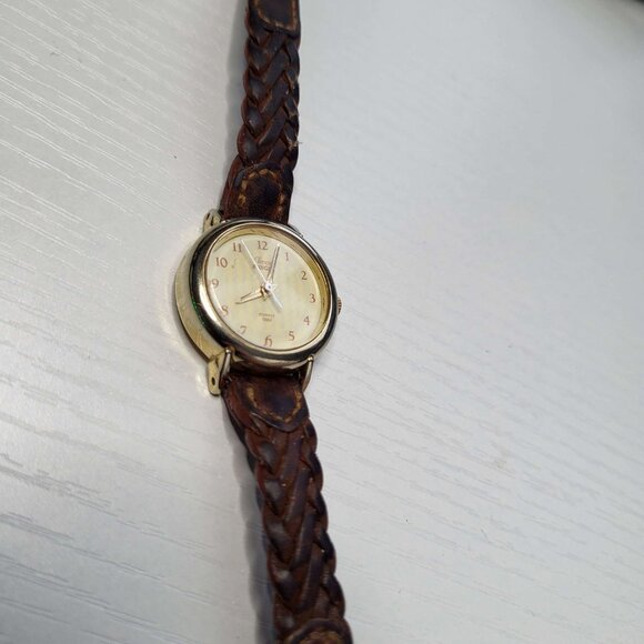 Timex Indiglo Ladies Gold Tone Watch - For Parts & Repair - Picture 3 of 3